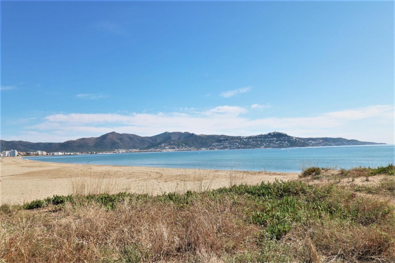 דירות אמפוריבראבה Delta Muga, Piso Muy Cerca De La Playa מראה חיצוני תמונה